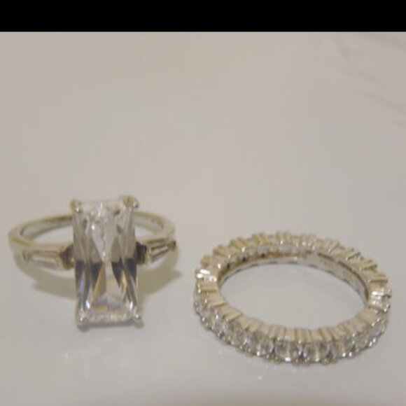 Radiance by Absolute Emerald Simulated Diamond Ring Size 8 - Picture 6 of 6